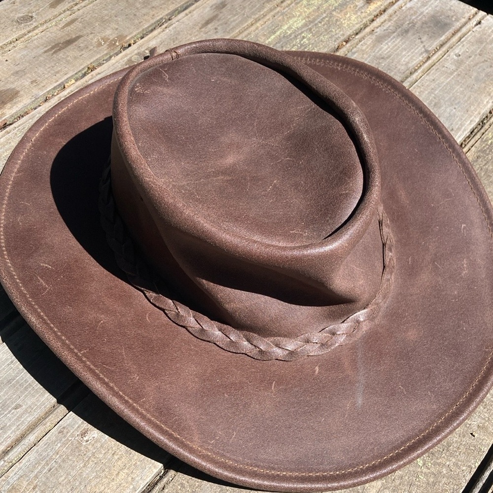 Minnetonka fold up hat